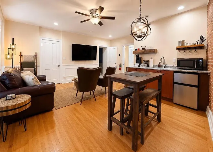 Apartment Victory #5 On Main St W/reserved Parking