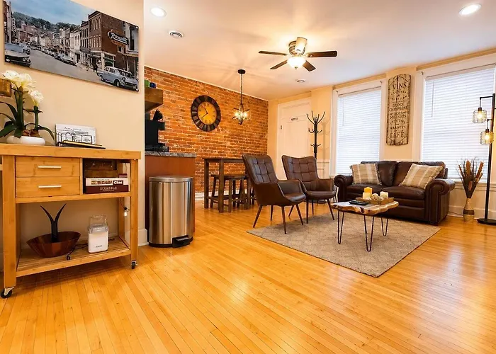Apartment Victory #5 On Main St W/reserved Parking